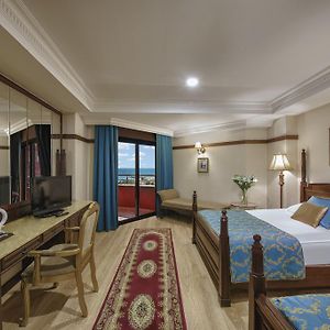 Standard Double or Twin Room Side Sea View